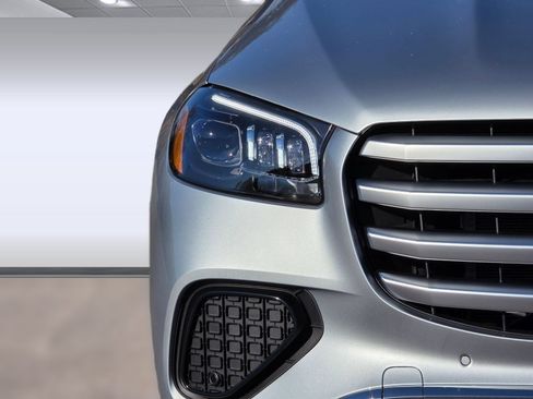 Certified 2026 Mercedes-Benz GLS 450 4MATIC image 19
