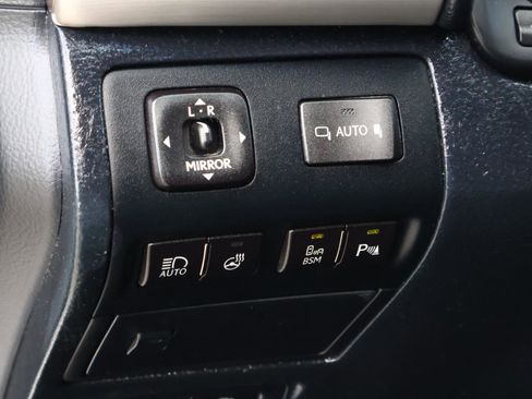 Used 2013 Lexus LS 460 L w/ Preferred Accessory Package image 23