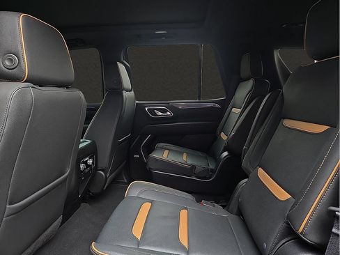 Used 2024 GMC Yukon AT4 w/ Technology Package AWD/4WD image 10