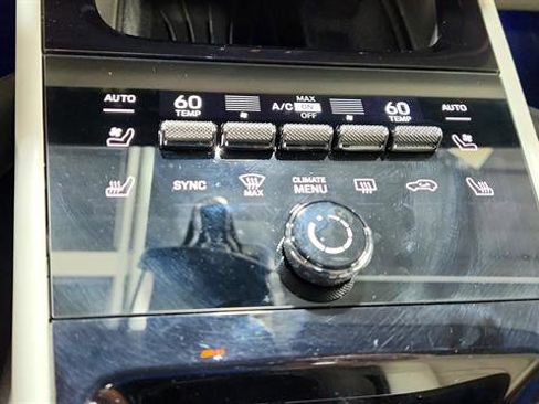 Used 2024 Porsche Cayenne S image 19