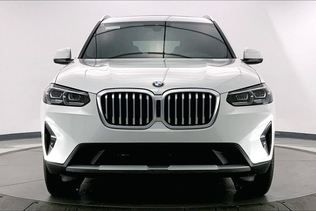 Certified 2024 BMW X3 xDrive30i w/ Premium Package AWD/4WD image 2