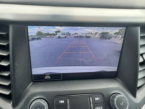 Used 2023 GMC Acadia SLT w/ Preferred Package AWD/4WD image 11