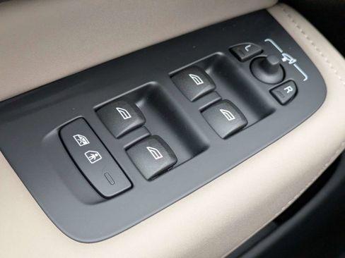 New 2026 Volvo XC60 B5 Plus w/ Protection Package Premier image 27