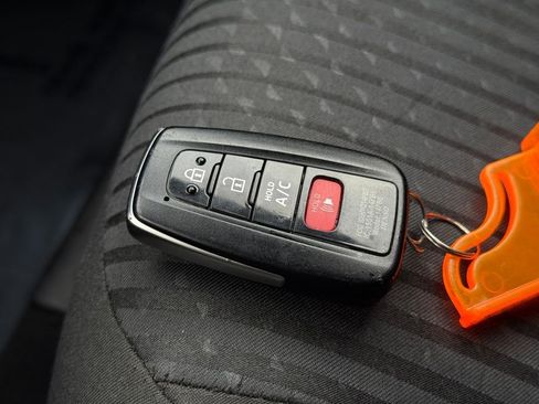 Used 2018 Toyota Prius Prime Plus FWD image 33
