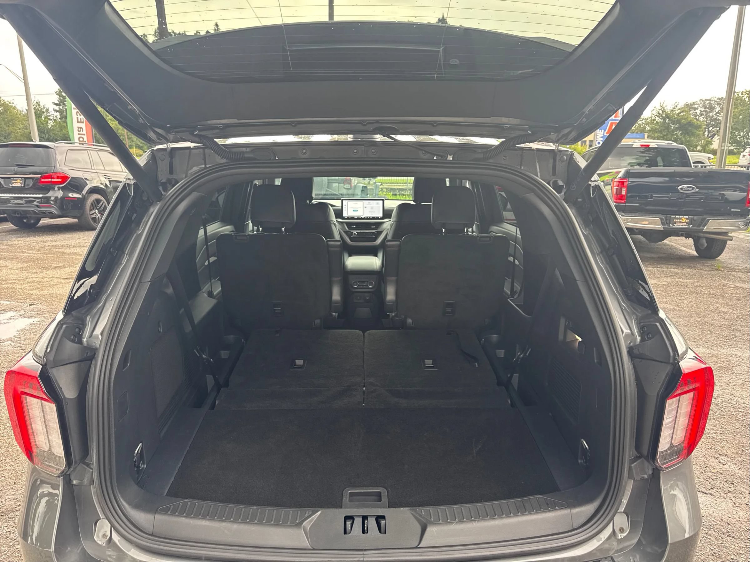 Used 2026 Ford Explorer ST-Line w/ ST-Line Street Pack RWD image 14