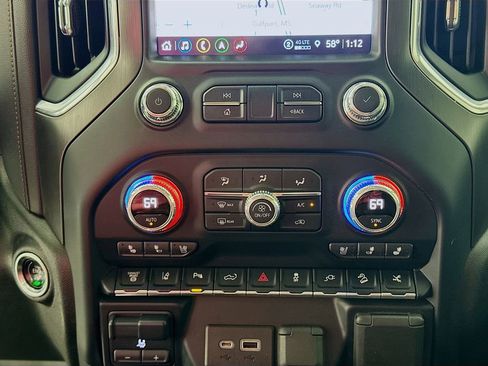 Used 2021 GMC Sierra 2500 AT4 w/ AT4 Premium Plus Package image 16