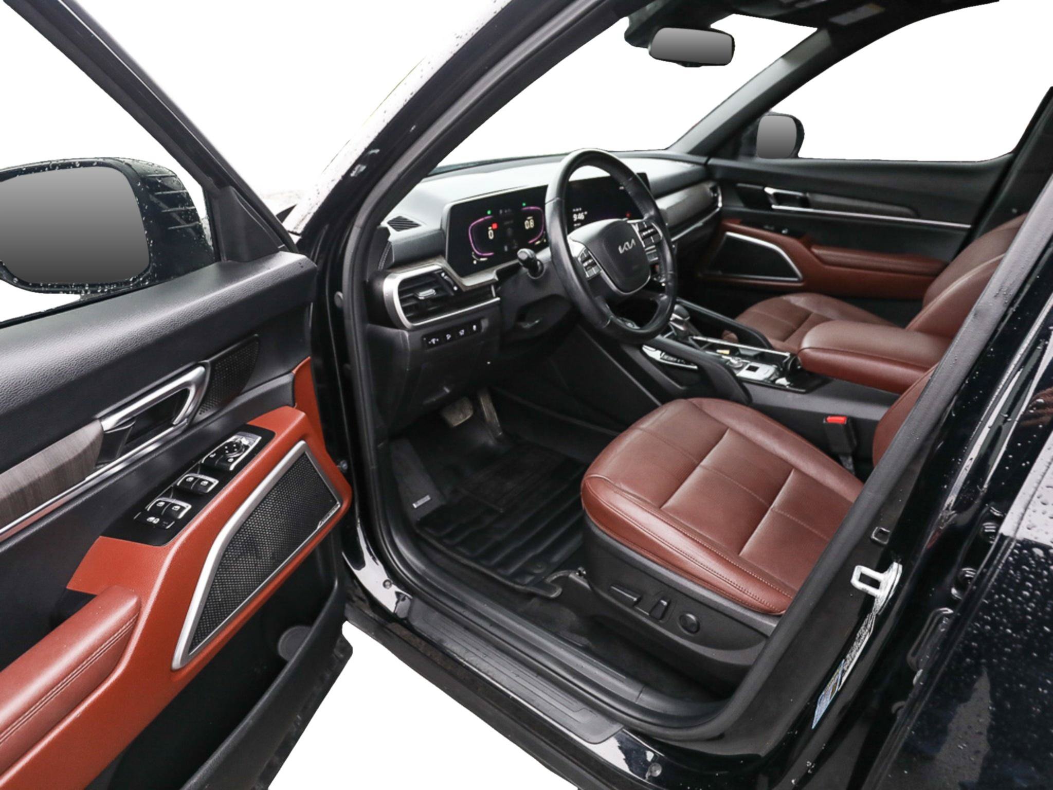 Used 2024 Kia Telluride EX w/ EX Captain's Chair Package FWD image 11