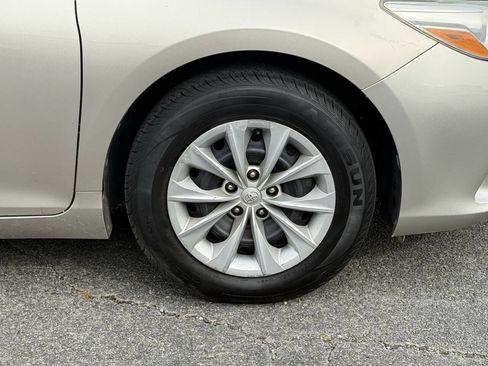 Used 2015 Toyota Camry LE image 25