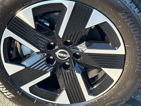 New 2026 Nissan Kicks SV w/ SV Premium Package image 9