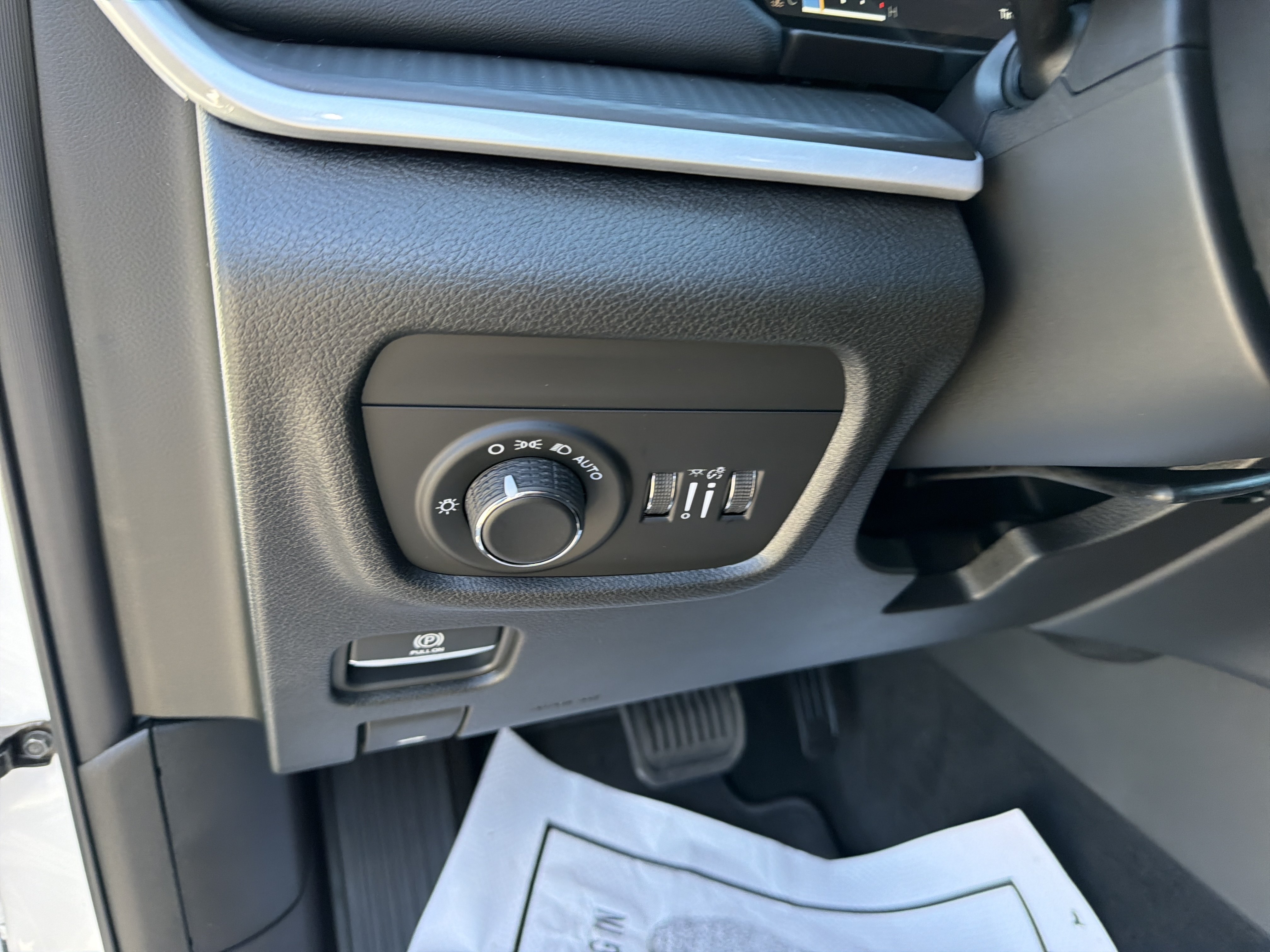 New 2027 Jeep Grand Cherokee Laredo X AWD/4WD image 18