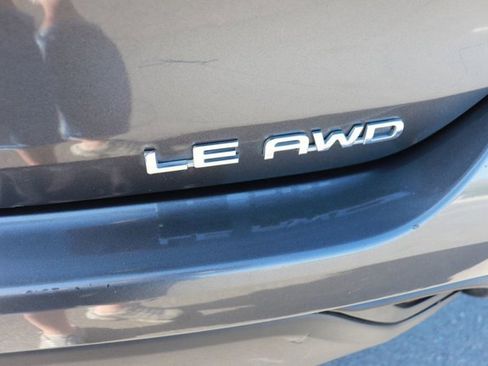 Used 2024 Toyota Highlander LE image 7