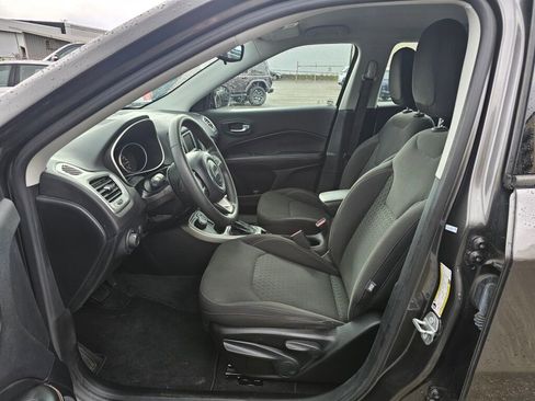 Used 2018 Jeep Compass Sport image 19