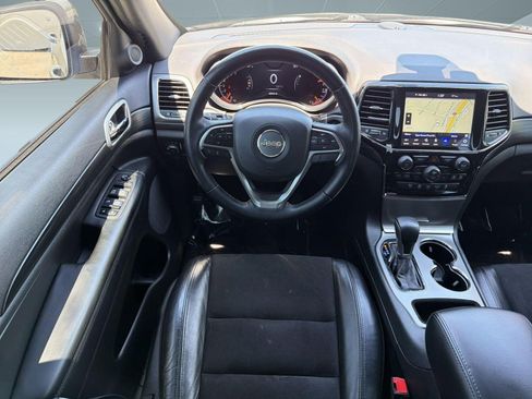 Used 2022 Jeep Grand Cherokee Laredo X RWD image 27
