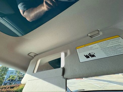 Used 2023 Tesla Model 3 Standard Range image 22