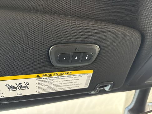 New 2026 Chrysler Pacifica Select w/ S Appearance Package image 21