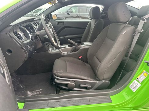 Used 2013 Ford Mustang Coupe image 3