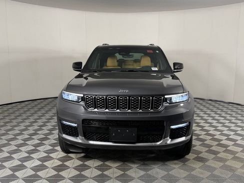 Used 2024 Jeep Grand Cherokee L Summit w/ Luxury Tech Group V AWD/4WD image 6