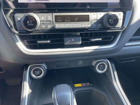Used 2024 Toyota Grand Highlander XLE image 42