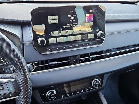 Used 2024 Mitsubishi Outlander SE image 21