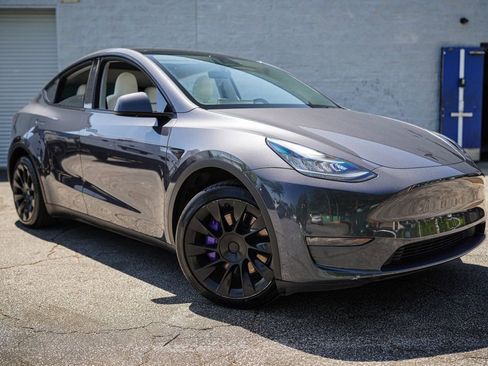 Used 2023 Tesla Model Y Long Range AWD/4WD image 9