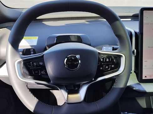 New 2025 Volvo EX30 Plus w/ Climate Package AWD/4WD image 12