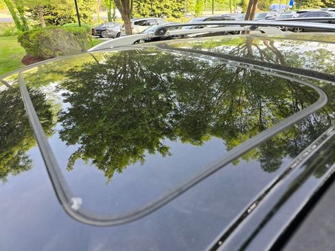 Used 2018 Nissan Pathfinder Platinum FWD image 12