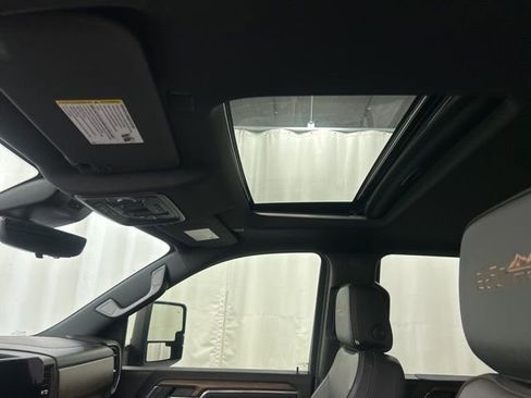 Used 2024 Chevrolet Silverado 3500 High Country w/ High Country Premium Package image 25