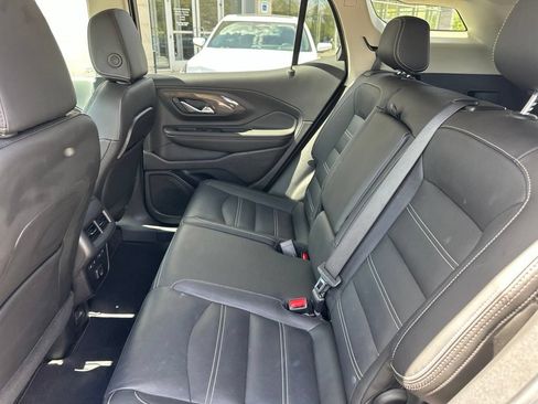 Used 2024 GMC Terrain Denali w/ Denali Premium Package AWD/4WD image 11