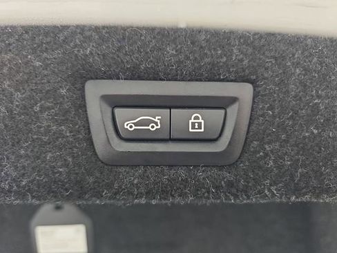 Used 2018 BMW 540i xDrive AWD/4WD image 34