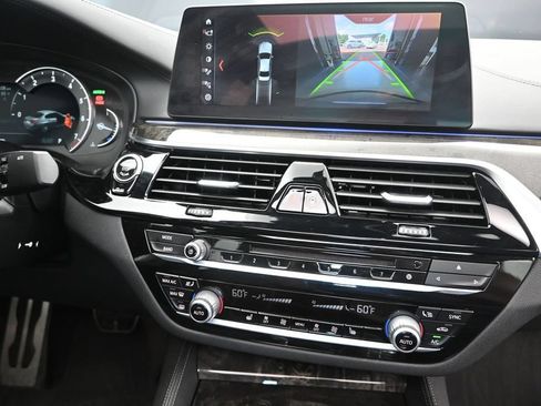 Used 2018 BMW 540i w/ M Sport Package RWD image 28