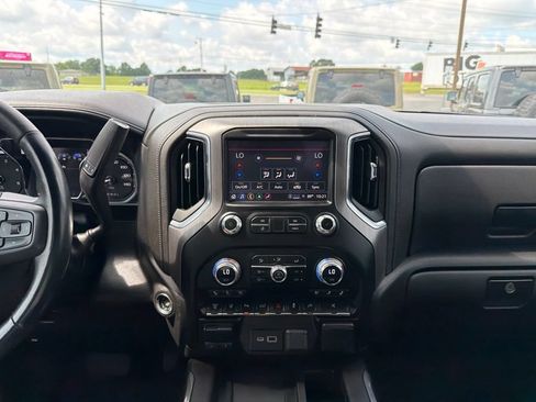 Used 2023 GMC Sierra 3500 Denali w/ Denali Ultimate Package AWD/4WD image 36