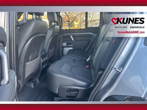 Used 2024 Land Rover Defender 130 X-Dynamic SE image 38