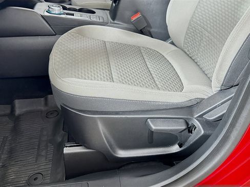 Used 2022 Ford Escape SE image 20