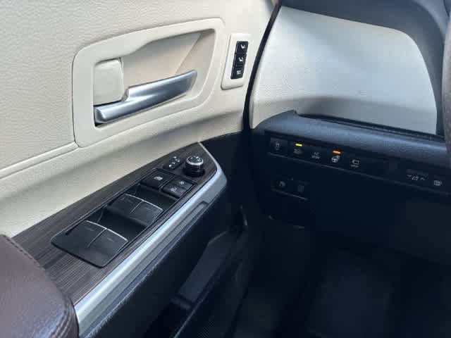 Used 2024 Toyota Sienna Platinum AWD/4WD image 41