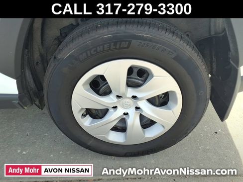 Used 2025 Toyota RAV4 LE AWD/4WD image 13