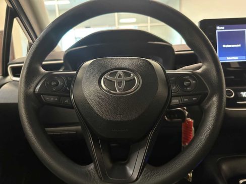 Used 2022 Toyota Corolla LE image 11