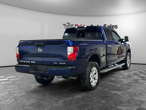 Used 2017 Nissan Titan SL image 5