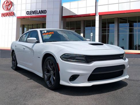 Used 2019 Dodge Charger R/T w/ Driver Confidence Group RWD image 2