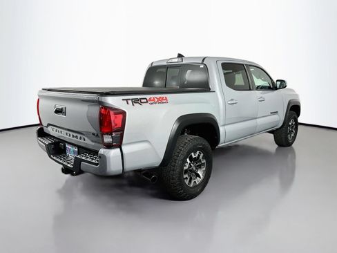 Used 2019 Toyota Tacoma TRD Off-Road w/ Technology Package AWD/4WD image 7