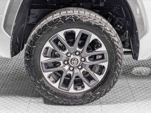 Used 2022 Toyota Tundra Limited AWD/4WD image 32