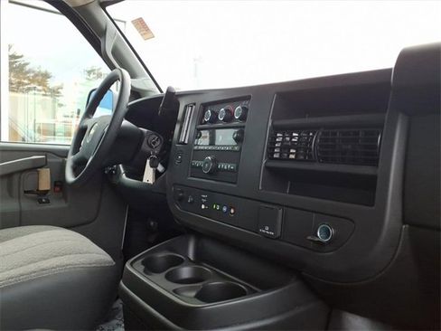 Used 2025 Chevrolet Express 3500 LS image 20