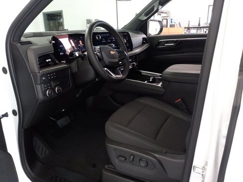 Used 2026 Chevrolet Tahoe LS w/ LPO, Dark Essentials Package AWD/4WD image 17