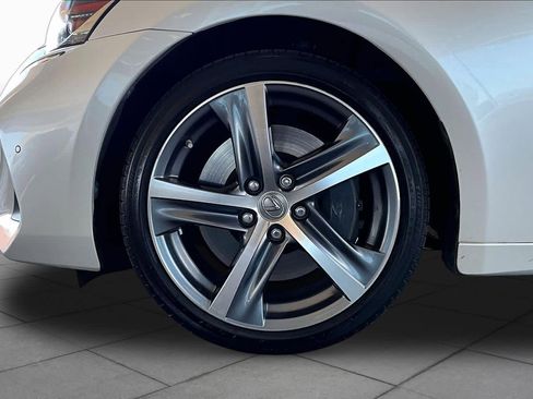 Used 2017 Lexus IS 200t w/ Premium Package RWD image 11
