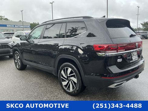Used 2025 Volkswagen Atlas SE FWD image 3