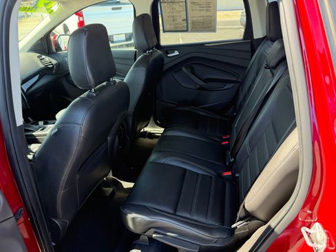 Used 2019 Ford Escape Titanium FWD image 16