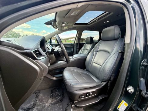 Used 2019 Buick Enclave Essence AWD/4WD image 10