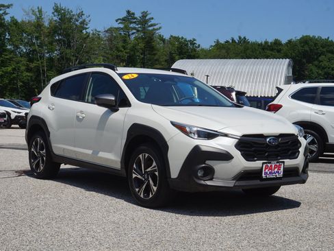 Used 2024 Subaru Crosstrek 2.0i Premium AWD/4WD image 3