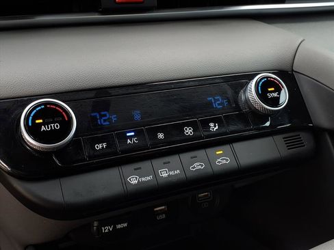 Certified 2023 Hyundai Elantra SEL image 22