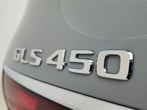 Used 2025 Mercedes-Benz GLS 450 4MATIC image 17