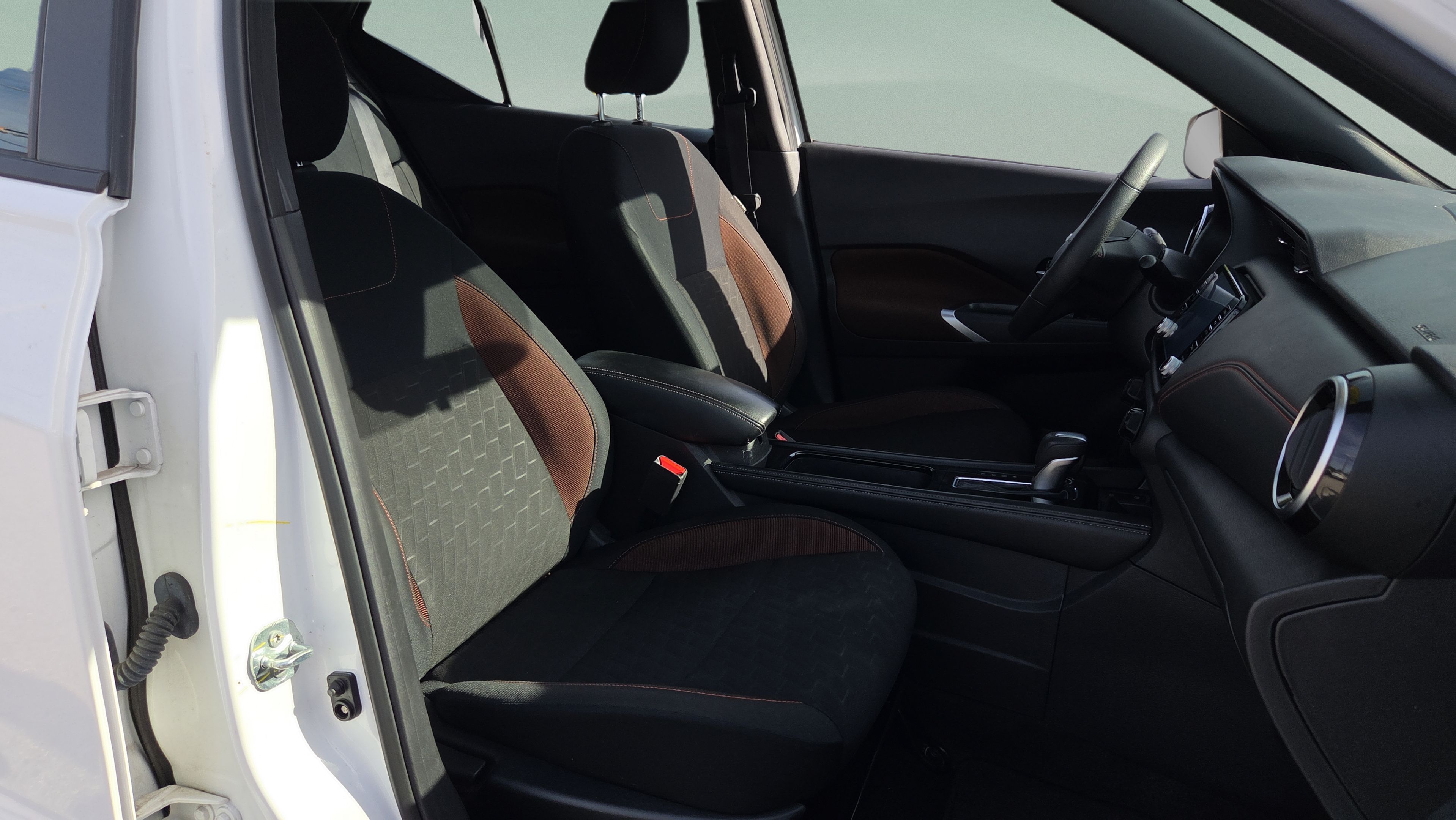 Used 2024 Nissan Kicks SR FWD image 15